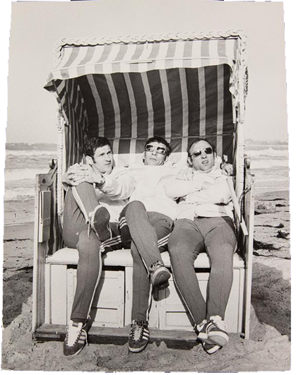 Original Sport-Pressefoto der Deutschen Fußballnationalmannschaft mit Uwe Seeler, Max Lorenz und Horst-Dieter Höttges
