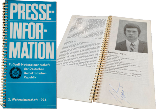 Fußball WM 1974 DDR Presseringbuch mit Originalsignaturen ALLER DDR-Spieler TOP-RARITÄT