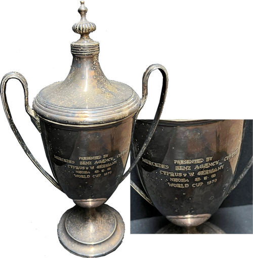Mercedes Benz Agency Zypern Werbeehrenpokal für die Deutsche Fußballnationalmannschaft aus dem Jahr 1968